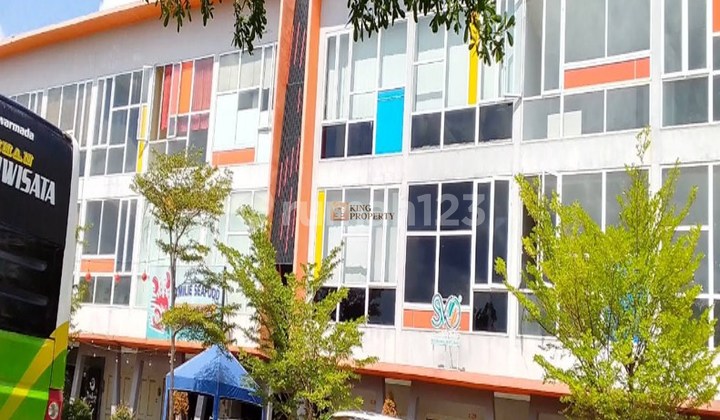 Dekat Living World Pekanbaru & Mal Ska Pekanbaru, Pemuda City Walk Pekanbaru, Dijual Ruko 3 Lantai 180M, Jalan Lebar & Akses Mudah, Area Parkir Luas, Lingkungan Ruko Ramai & Aktif