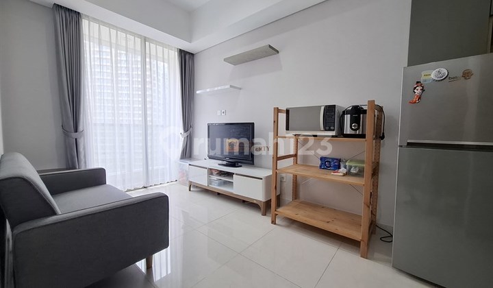 Newly Renovated, For Rent 2Br 44 Taman Anggrek Residences Partially Furnished - Near Taman Anggrek Mall, Facilities include Swimming Pool, Kids Playgrounds, Club House, Spa, Fitness Center.