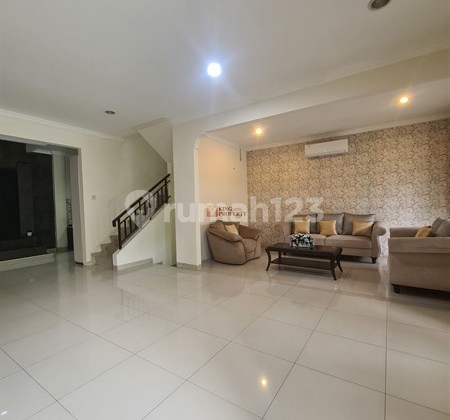 Dekat RSPI & Lippo Mall Puri, Disewakan Rumah 239m2 Puri Mansion Furnished, Fasilitas Kolam Renang, Kids Playground, Basket Court, Tennis Court, Club House. 2
