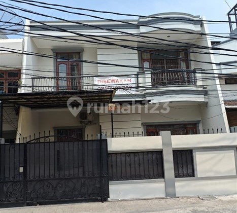 Disewakan Rumah 2 Lantai 200M Baru Renovasi Siap Huni Taman Permata Indah, Teluk Gong Jakarta Utara 2