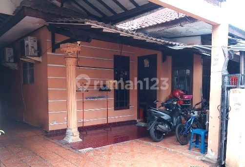 Sertifikat Hak Milik, Dijual Rumah Taman Meruya Ilir 2 Furnish Siap Huni Fasilitas One Gate System, Taman Hijau dan Area Bermain Anak, Kolam Renang, Dekat Puri Indah. 2