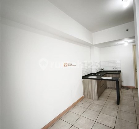 Access to Summarecon Serpong Mall Selling 2 Bedrooms Semifurnished Nice in Serpong Midtown Residence Apartment Access to Soekarno-Hatta Airport, Toll Gate Facilities Swimming Pool, Gym 2
