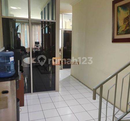 Ruko 4lt. di Komplek Apartemen Robinson Full Furnished Strategis  2