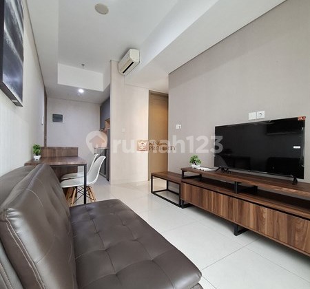 Strategis Sewa 2 Kamar Furnished Bagus di Taman Anggrek Residence Fasilitas Clubhouse, Kolam Renang, Gym Akses ke Mall Hublife, Taman Anggrek, Apartemen Westmark, Central Park 1