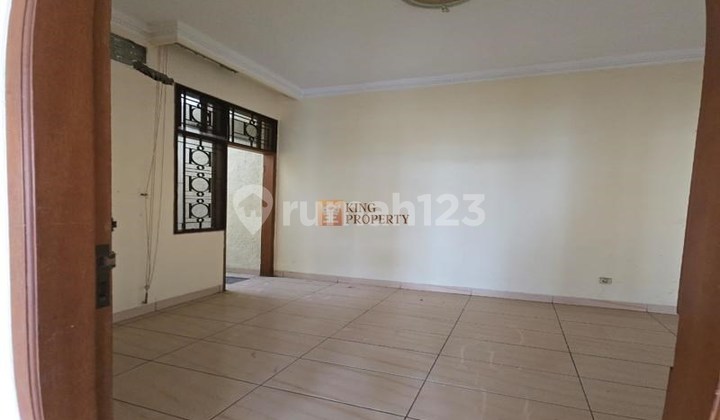 Strategic Sale of a 1.5-Story Unfurnished House in Intercon Kebon Jeruk Housing with 3 Bedrooms, Hook Position, Already SHM Near Puri Indah Mall, Aries Market Park &amp; Toll Gate 2