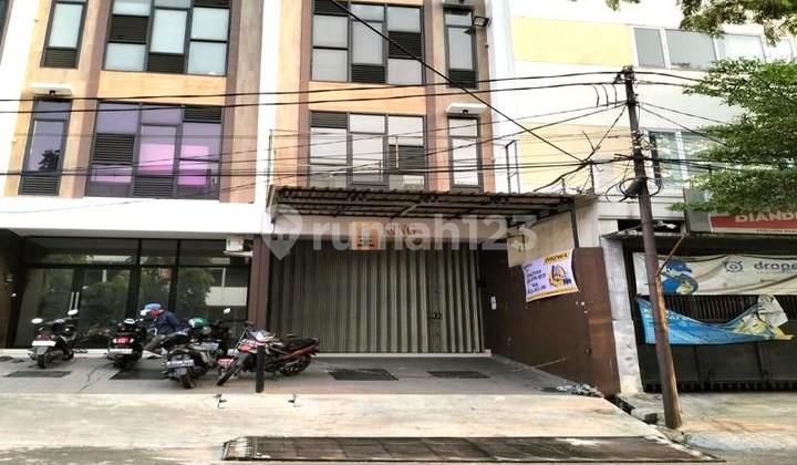 Strategis Jual Ruko 2,5 Lantai Unfurnished Bagus di Taman Aries Akses ke Bandara Soekarno-Hatta, Tol Dekat Lippo Mall Puri, Kampus Ternama, Puri Indah Strategis Jual Ruko 2,5 Lantai Unfurnished Bagus di Taman Aries Akses ke Bandara Soekarno-Hatta, Tol Dekat Lippo Mall Puri, Kampus Ternama, Puri Indah