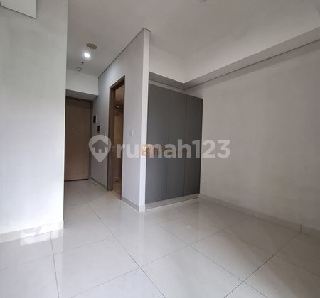 Unit Langka Sewa Studio Unfurnished di Taman Anggrek Residence Akses Clubhouse, Kolam Renang, Jogging Track Dekat ke Mall Hublife, Taman Anggrek, Apartemen Westmark, Central Park