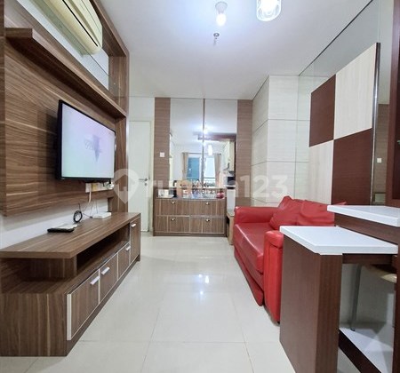 Akses Langsung ke Mall Central Park Sewa 2 Kamar Furnished Bagus di Madison Park Akses Kolam Renang, Gym, Sky Garden Dekat ke Neo Soho, Taman Anggrek & Tol 2