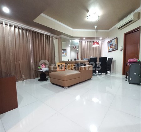 Jarang Ada Jual 2 Kamar Terluas Furnished Bagus di Apartemen Royal Mediterania Garden Residence Fasilitas Kolam Renang, Gym, Kids Playground Selangkah ke Mall Central Park, Neo Soho, Taman Anggrek, Kampus & Tol