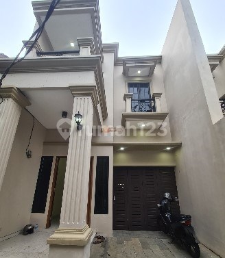 Rumah Baru Pinggir Jalan Jual Rumah 2 Lantai Unfurnished di Kemanggisan Jakarta Barat Dengan Luas Tanah 136 Meter, 3 Kamar Tidur, Carport, Dekat ke Kuliner Kemanggisan, Kampus Binus, Rawa Belong, Central Park Mall, Neo Soho, Taman Anggrek Rumah Baru Pinggir Jalan Jual Rumah 2 Lantai Unfurnished di Kemanggisan Jakarta Barat Dengan Luas Tanah 136 Meter, 3 Kamar Tidur, Carport, Dekat ke Kuliner Kemanggisan, Kampus Binus, Rawa Belong, Central Park Mall, Neo Soho, Taman Anggrek