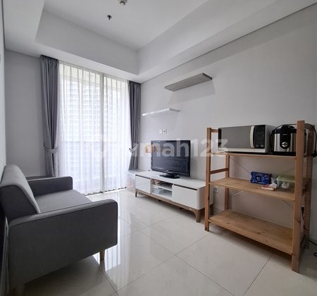 Strategic 2-Bedroom Semi-Furnished Good Rent in Taman Anggrek Residence Access to Hublife Mall, Taman Anggrek, Toll Gate, Central Park, Prestigious Campus Facilities Clubhouse, Swimming Pool, Gym