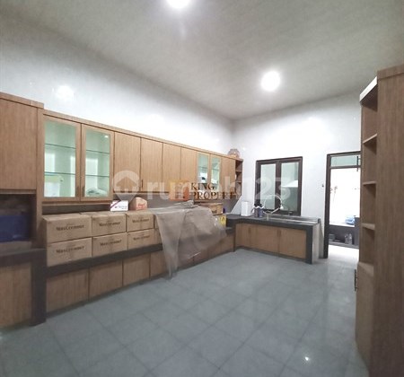 Strategis Jual Tanah Bomus Bangunan 2 Lantai Unfurnished di Perumahan Green Garden Akses ke Bandara & Tol Dekat ke Mall Central Park, Citraland dan Rumah Sakit 2