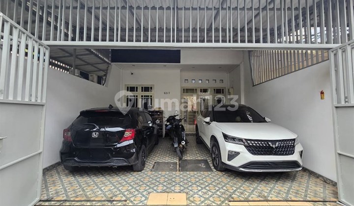 Strategis Jual Rumah 2 Lantai Semifurnished di Taman Permata Indah Ii Akses Bandara Soekarno-Hatta Dekat ke Sekolah International, Pasar Teluk Gong, Pantai Indah Kapuk