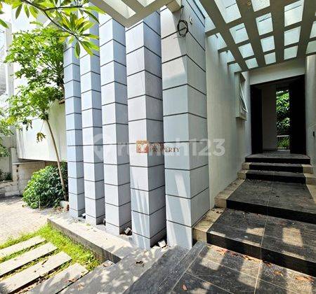 Rumah Pondok Indah 2,5Lt. Semi Furnished Kebayoran Lama Jakarta  2