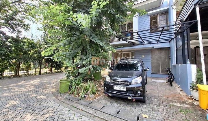 Rumah Puri Mansion Semi Furnished Bagus Sudah SHM Posisi Hook Kem 1