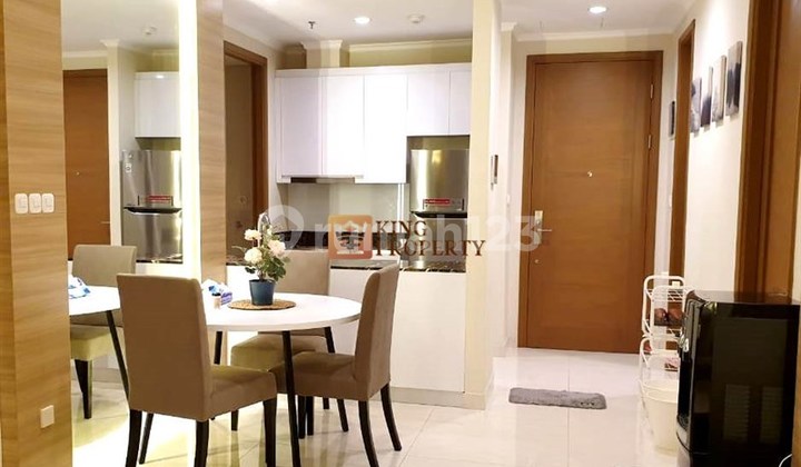 Hanya Jalan Kaki Ke Mall TA & Central Park, Dijual Condominium Taman Anggrek Residences 2BR+1 Luas 99m2 Furnished Interior Lengkap Siap Huni, Area Strategis Pusat Kota Jakarta Barat