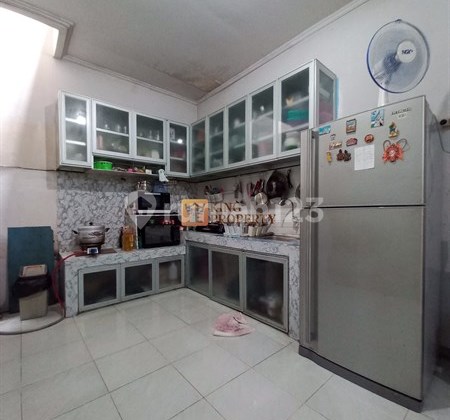 Super Hot Deal, Dijual Rumah Empang Bahagia 2 Lantai Furnished Di Area Jelambar Dekat Stasion KRL Grogol & Mall Season City Jakarta Barat 2