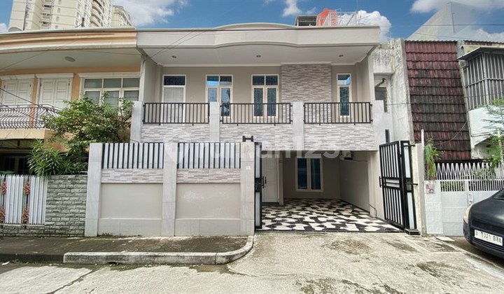 Bangunan Selesai Renovasi, Dijual Rumah Komplek Mangga Dua Selatan Bji 3,5 Lantai Sertifikat SHM Siap Huni, Lokasi Strategis Dekat Pusat Perbelanjaan Mangga Dua & Harco Mangga Dua, Pademangan Jakarta Utara 2