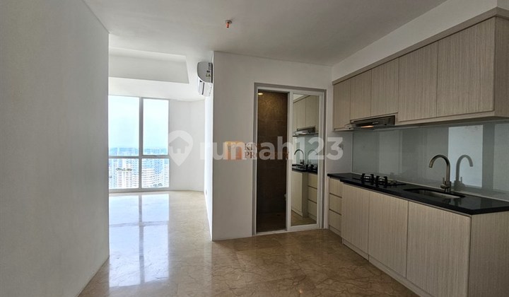 Classy Residence With Private Lift! For Rent Springhill Royale Suite 2 Bedroom Unfurnished Standard Developer, Never Been Occupied, Location in Kemayoran Central Jakarta.