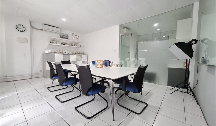 Lokasi Super Strategis Dekat Mall & Universitas! Ruko Komplek Green Ville Maisonatte 3,5 Lantai Semi Furnish Area Bebas Banjir di Tanjung Duren Jakarta Barat