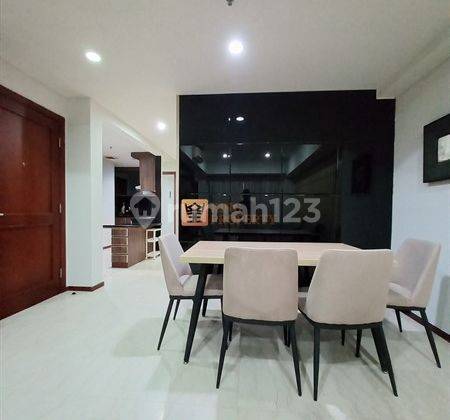 ruang makan private lift jarang ada royal