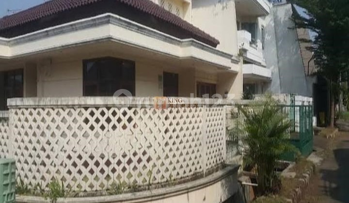 Dijual Rumah Intercon Kebon Jeruk 1,5 Lantai Posisi Hoek Dekat Puri Indah Mall, Pasar Pengampuan, Taman Aries Market, Puri Indah Mall, Lippo Mall Puri, Siloam Hospitals Kebon Jeruk 2