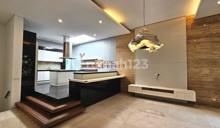 Rumah Mewah Di Kawasan Elite! Dijual Rumah Pondok Indah 2,5 Lantai Di Jl Sekolah Kencana Kebayoran Lama, Akses Rumah Strategis Dekat Ke Mall Pondok Indah PIM & RS Fatmawati Jakarta Selatan 