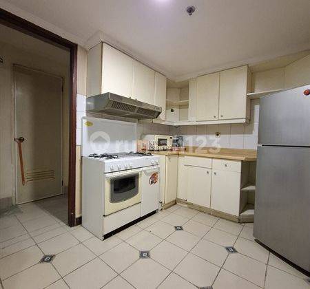 dapur interior classic, fasilitas swimming pool,
