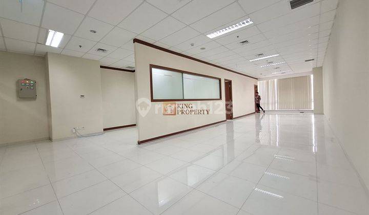 Full Renovasi Disewa Small Office Soho Capital 137m2 Tanjung Duren 1