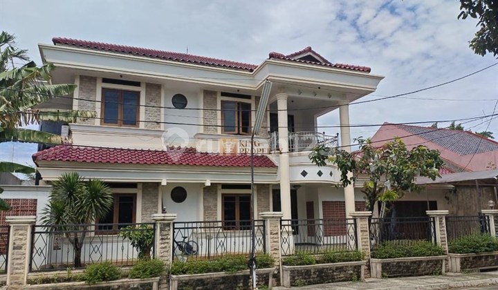 Komplek Rumah Kobkamtib di Area Joglo 2 Lantai Luas Tanah 20X25m2 Furnished Terawat Area Bebas Banjir, Akses Strategis Mall Terdekat Lippo Mall Puri Kembangan Jakarta Barat