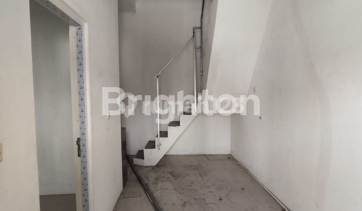 RUMAH BARU 2 LANTAI SIAP HUNI MEDAYU SURABAYA TIMUR 2