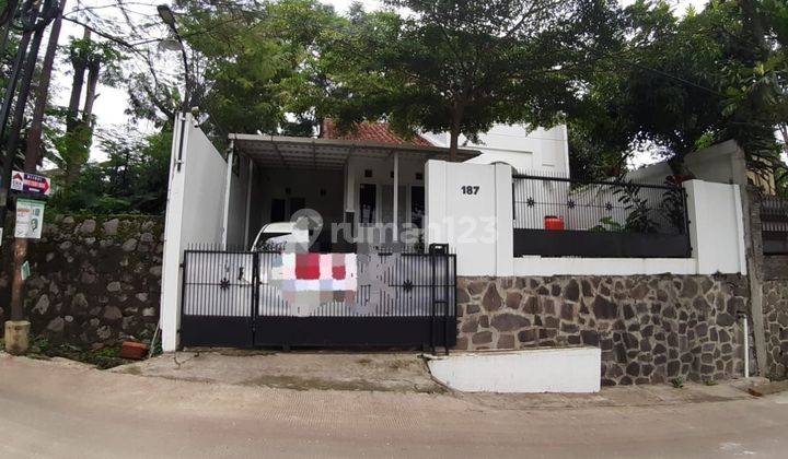 Rumah Asri dan Terawat Siap Huni di Sayap Jl. Cikutra−Pahlawan, Kota Bandung 1