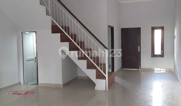 Rumah Bagus Pemogan Disewakan 2.lt Semi.furnished Siap Huni  2