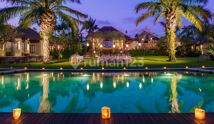 Vila Dijual 6 Unit Dalam Satu Komplek Jln Pantai Berawa Canggu Cocok Buat Investasi 