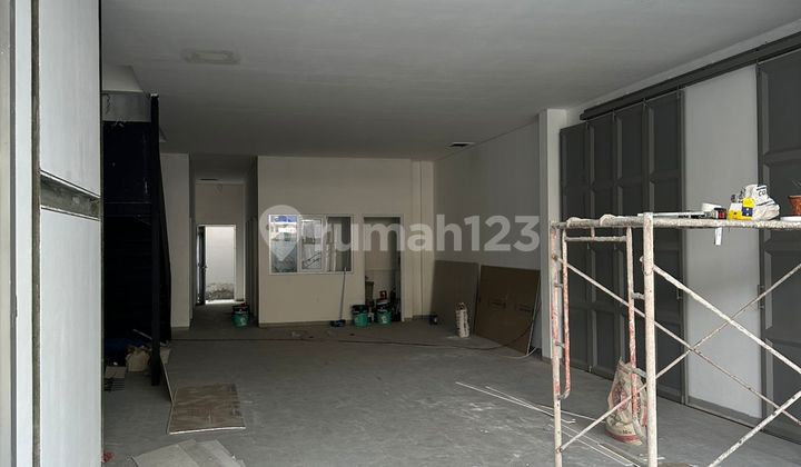 For Rent: Strategic Shop House on Main Road Buah Batu, 2 Lanes For Rent: Strategic Shop House on Main Road Buah Batu, 2 Lanes
