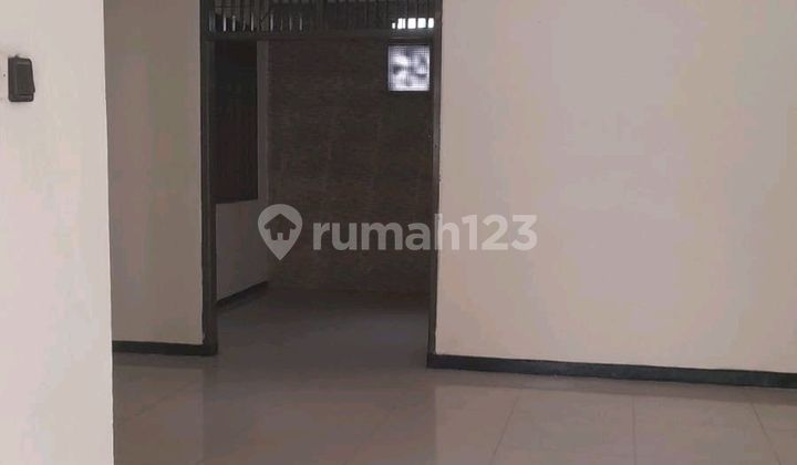 Di Sewakan Rumah Tempat Tinggal Nyaman Di Antapani