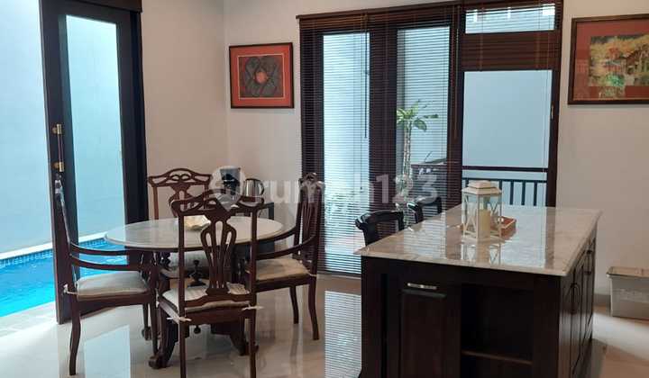 Disewakan Rumah dengan Furnish Area Kemang Jakarta Selatan 2
