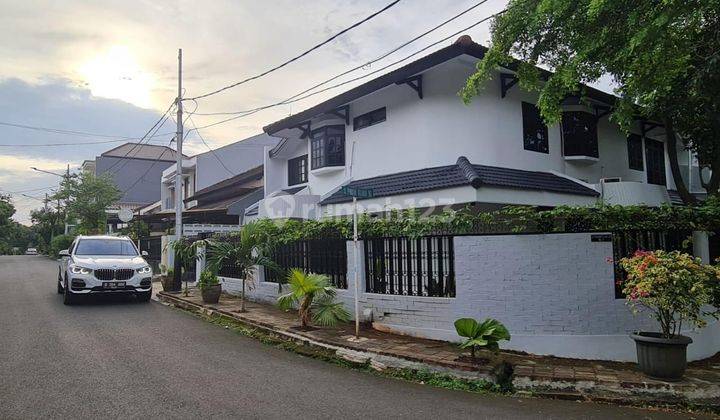  Dijual Rumah Siap Huni 2 Lantai Sangat Terawat Dengan Lokasi Sangat Setrategis 1