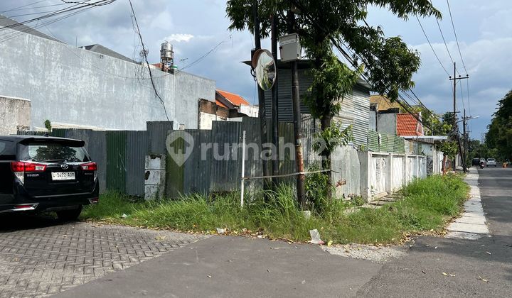 English: L Ruko Raya Manyar Indah - Strategic Location, Suitable for Office/Business 2