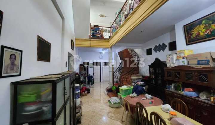 Wide Well-Maintained House in Kendangsari Area, South Surabaya 2