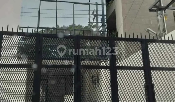 Ready-to-Use Building in Central Surabaya Near Gubeng, Genteng Grand City Ready-to-Use Building in Central Surabaya Near Gubeng, Genteng Grand City