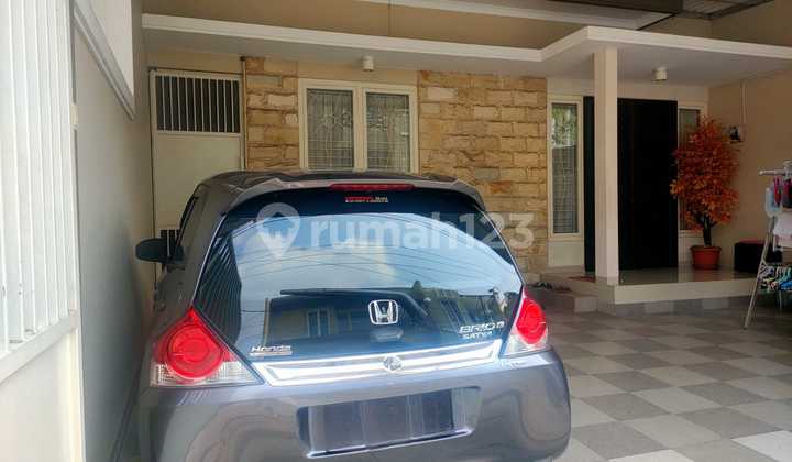 Strategic House in Manyar Tompotika, Surabaya - Owner Selling Quickly 2