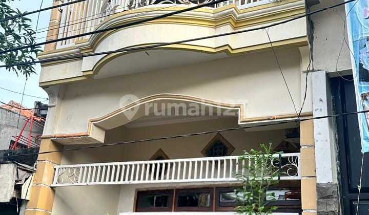 Rumah, 2 Lantai Pusat Kota Super Mewah Demak Surabaya Rumah, 2 Lantai Pusat Kota Super Mewah Demak Surabaya
