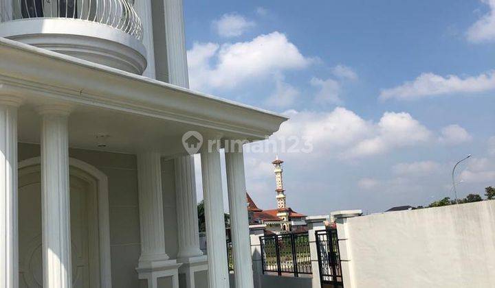 Rumah Mewah Full Furnished di Jalan Utama Green Orchid Suhat Lowokwaru Malang