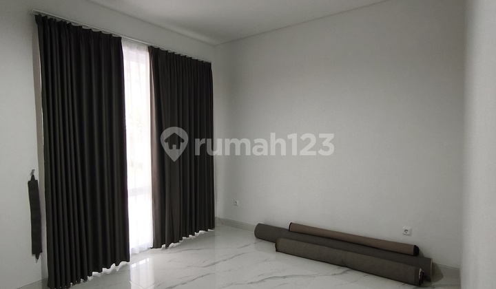 Rumah siap huni di Paramount Village Semarang 2