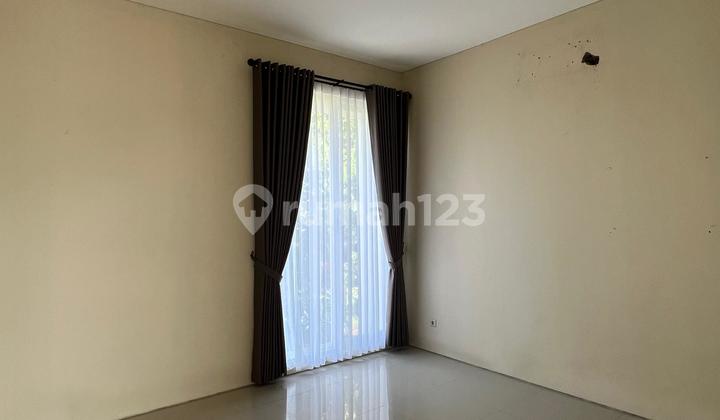 Rumah siap huni di Ivy Park BSB Semarang Barat 2