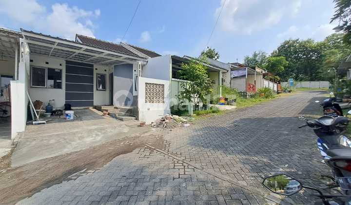 Rumah Siap Pakai Di Perumahan Bukit Kencana Jaya Dekat Pintu Tol 2
