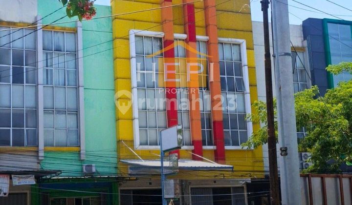 3-Story Shop House in a Strategic Location! Near the Highway, Suitable for Business. 1