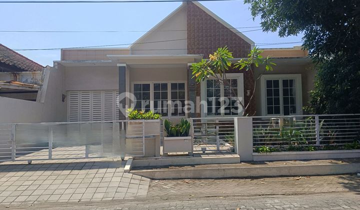 Rumah Bagus Siap Huni Dengan Design Modern Di Puri Anjasmoro  1