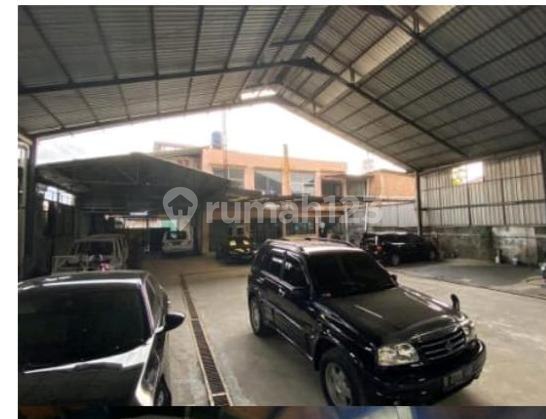 2 LT Car Body Repair Workshop on the Edge of Bintara Street, Bekasi 2 LT Car Body Repair Workshop on the Edge of Bintara Street, Bekasi